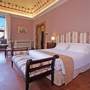 Delcorto Suites